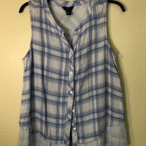 Women sleeveless top